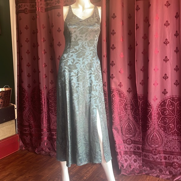 Vintage Forest Green Crossback Embossed Floral Fairy Slip Dress Size Seven - Picture 1 of 10